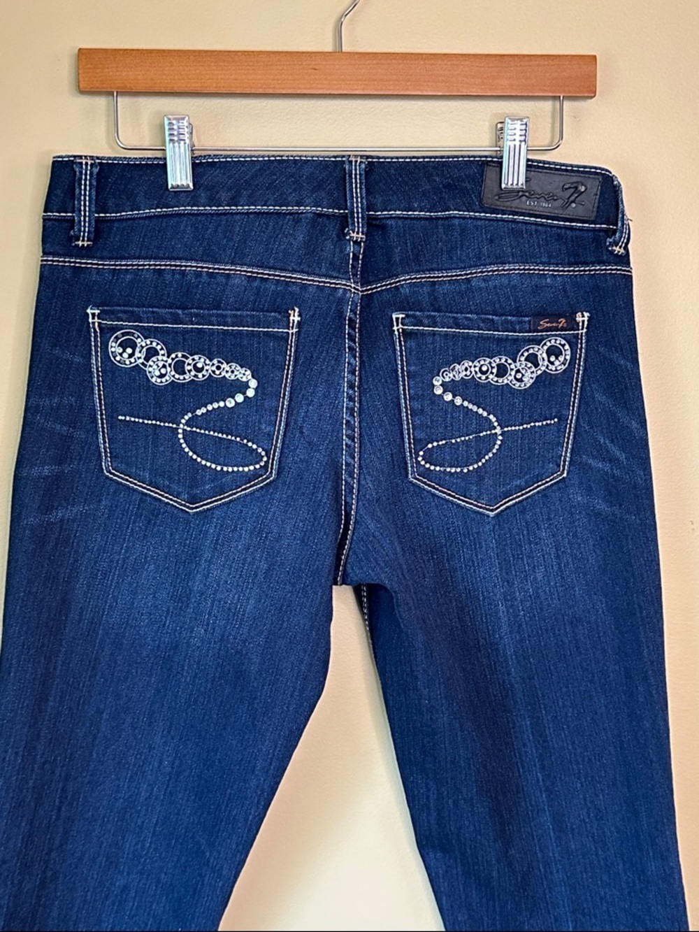 Seven7 Women's Dark Blue Rhinestone Pocket Staright jeans Size 8